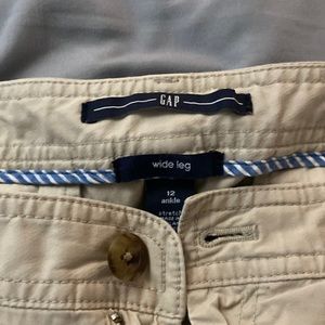 Gap Women’s wide leg chino